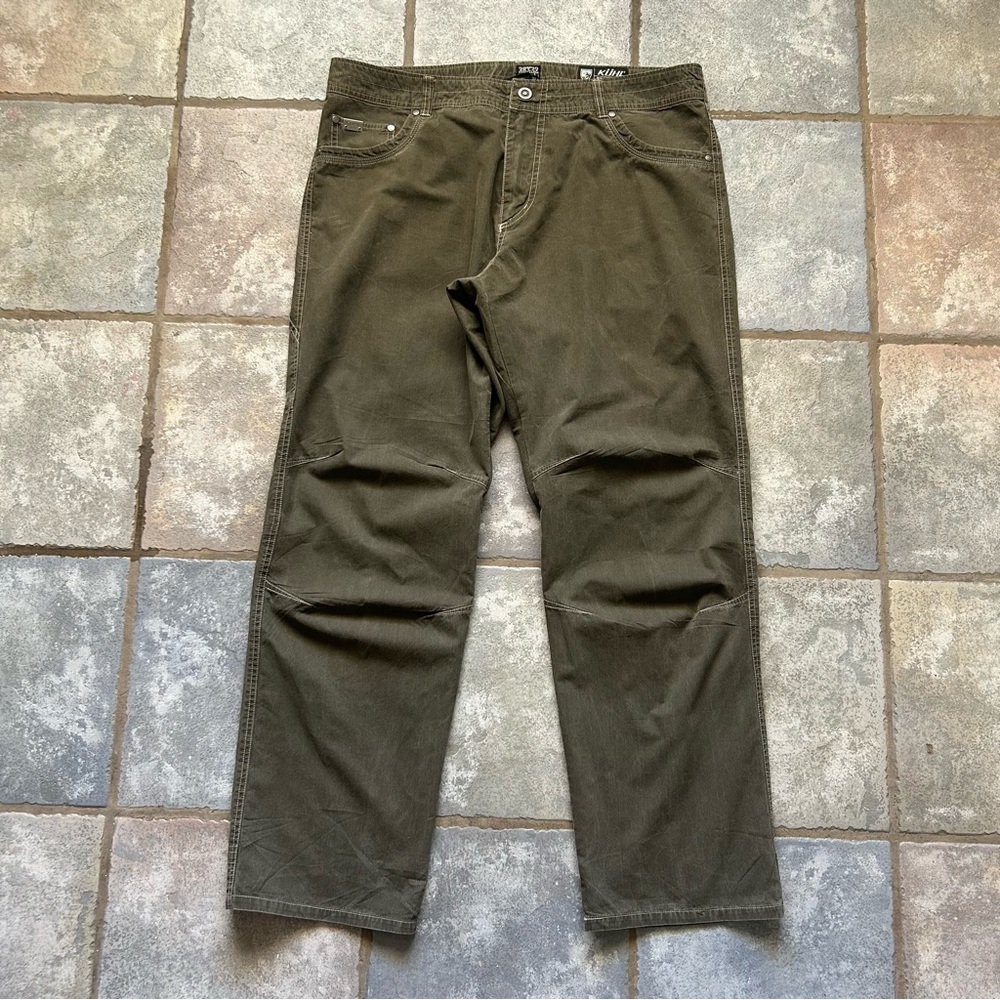 Kuhl Men's Cargo Pants in Olive Green